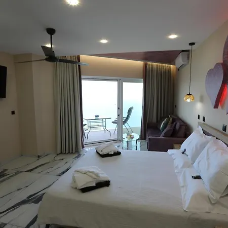 Golden Fox Studios&suites Apartment *