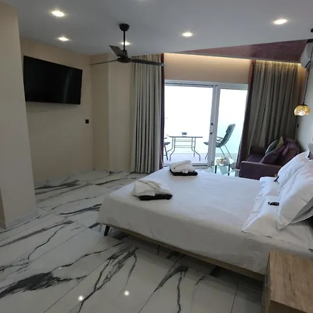 Golden Fox Studios&suites Apartment *