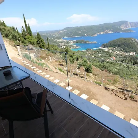 Golden Fox Studios&suites Apartment