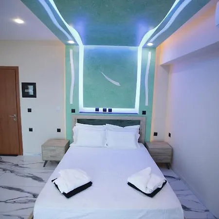 Golden Fox Studios&suites Apartment *