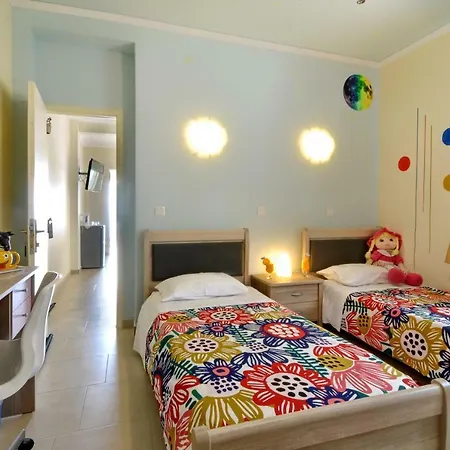 Golden Fox Studios&suites