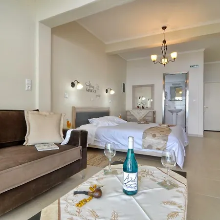 Golden Fox Studios&suites Lákones