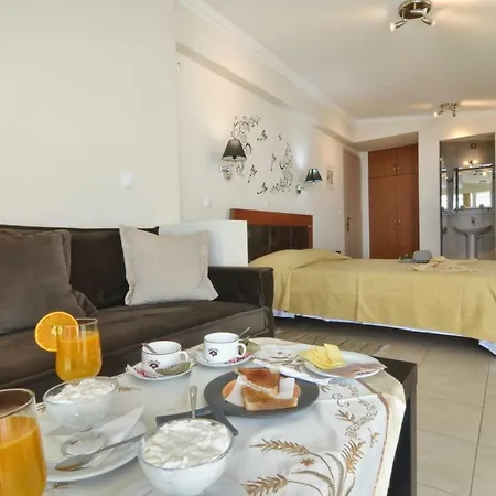 Golden Fox Studios&suites Apartment