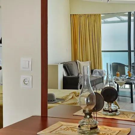 Golden Fox Studios&suites Apartment Lákones
